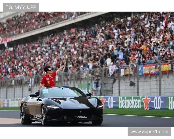 周冠宇赛场上像风，家里竟然是这待遇？普通人想都不敢想！