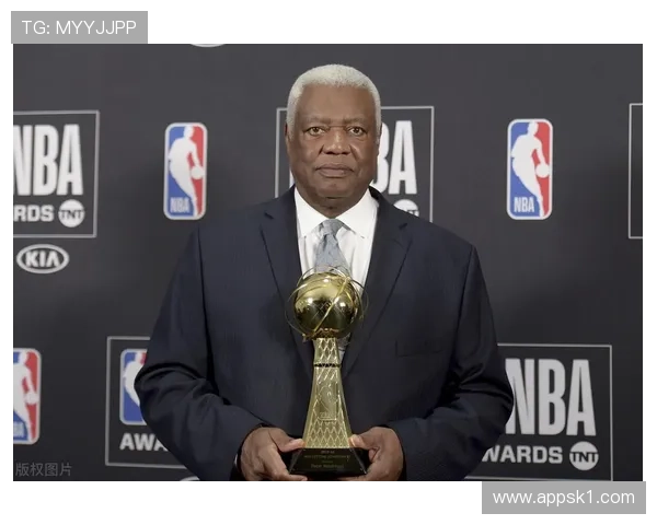 奥斯卡·罗伯特森突破驱动球队进攻效率领先同期控卫表现