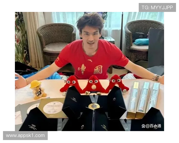 徐嘉余训练间隙竟然拿手机点外卖，冠军背后的这点生活细节真是没法想象