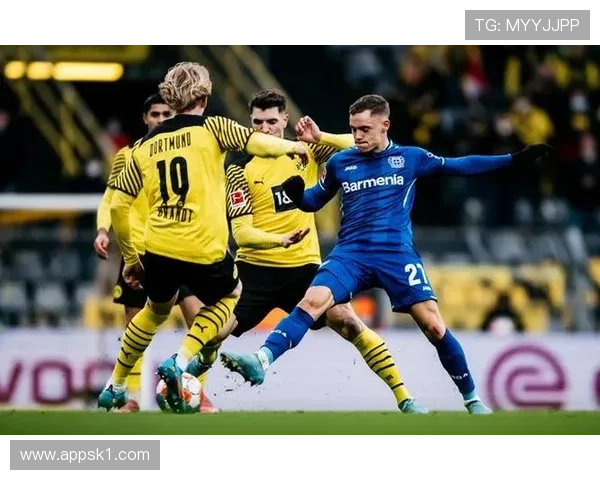 维尔茨与梅西的节奏控制与视野覆盖差异分析