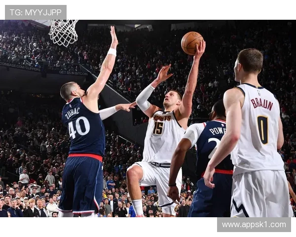 伦纳德季后赛靠单打制约约基奇，场均30+效率回升